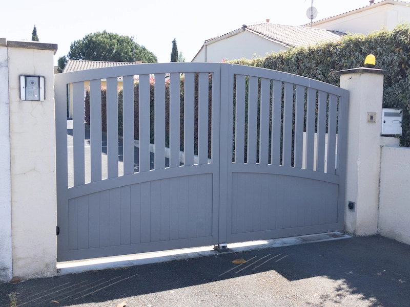 Cat Pagar Rumah Warna Abu-Abu