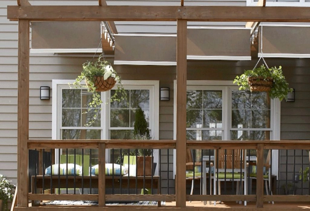 Pagar Balkon Minimalis Menyatu dengan Bangunan