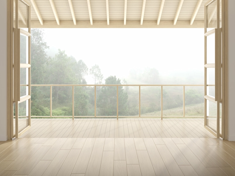 Teras dengan Pintu Besar