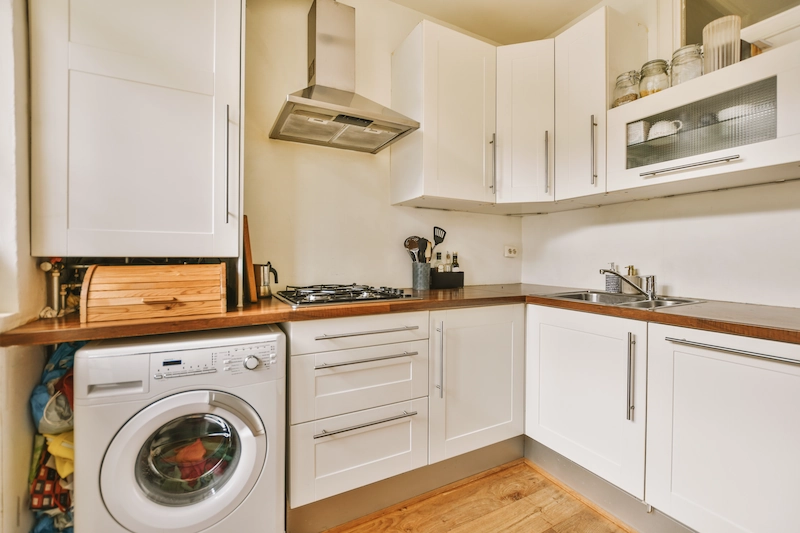 Laundry Room yang Menyatu dengan Dapur